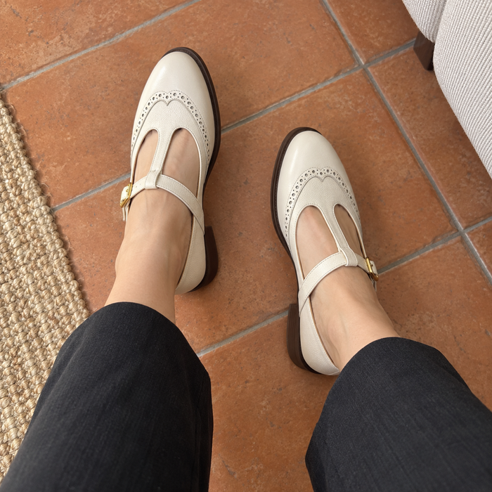 El ancho se adapta sin perder la forma elegante del zapato.